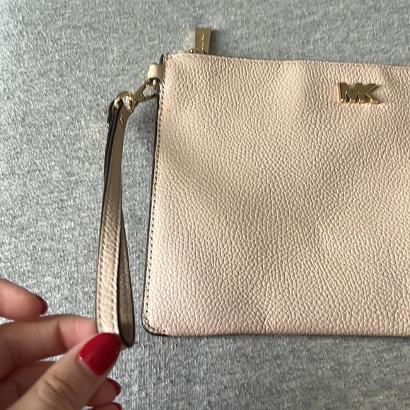 Michael kors clutch - Picture 3 of 4